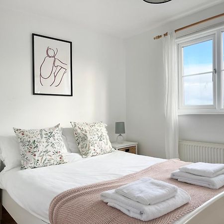 Spacious Home Sleeps 6 Short Walk To Port Isaac Village & Stunning Views Exterior photo
