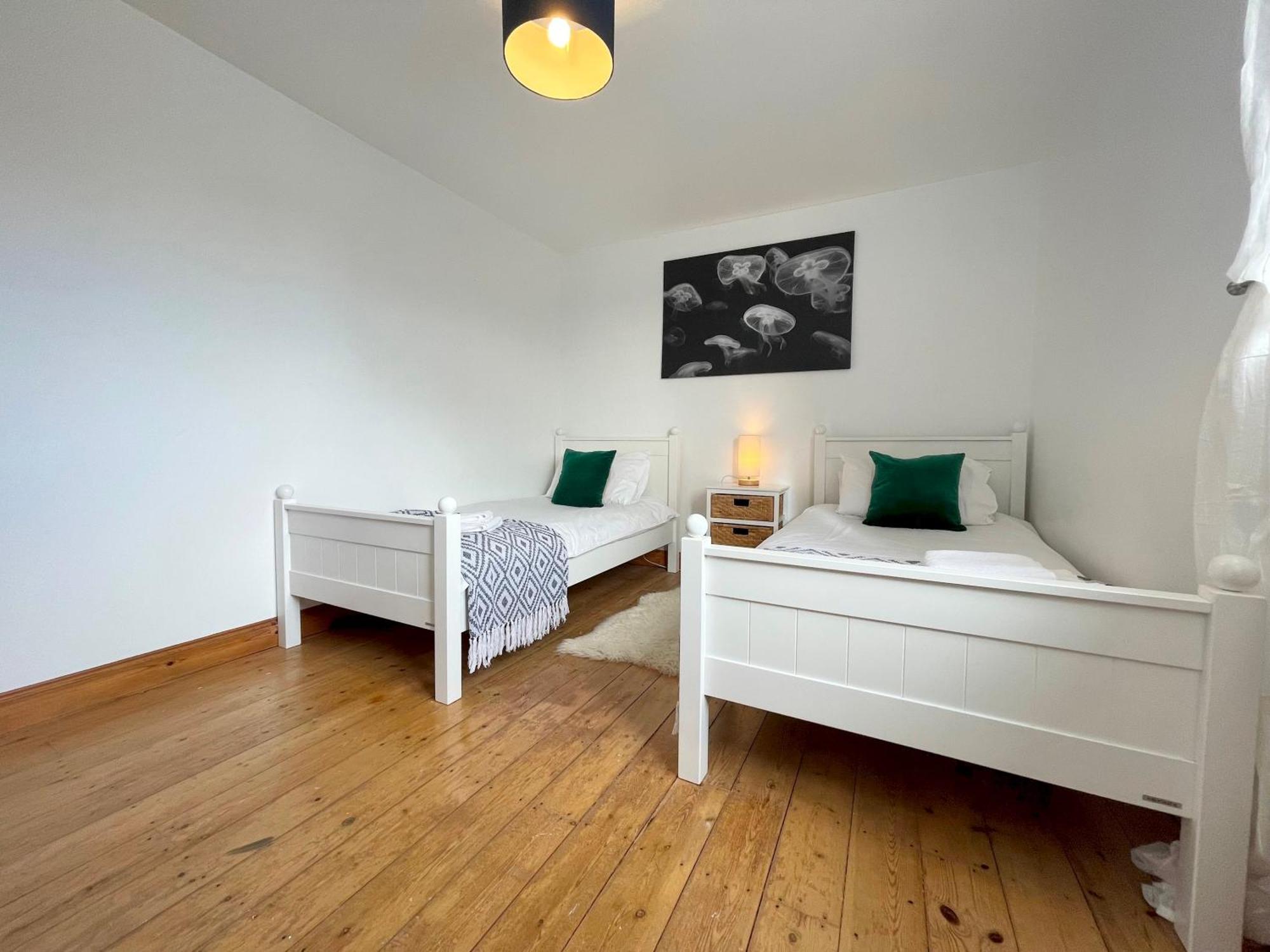 Spacious Home Sleeps 6 Short Walk To Port Isaac Village & Stunning Views Exterior photo